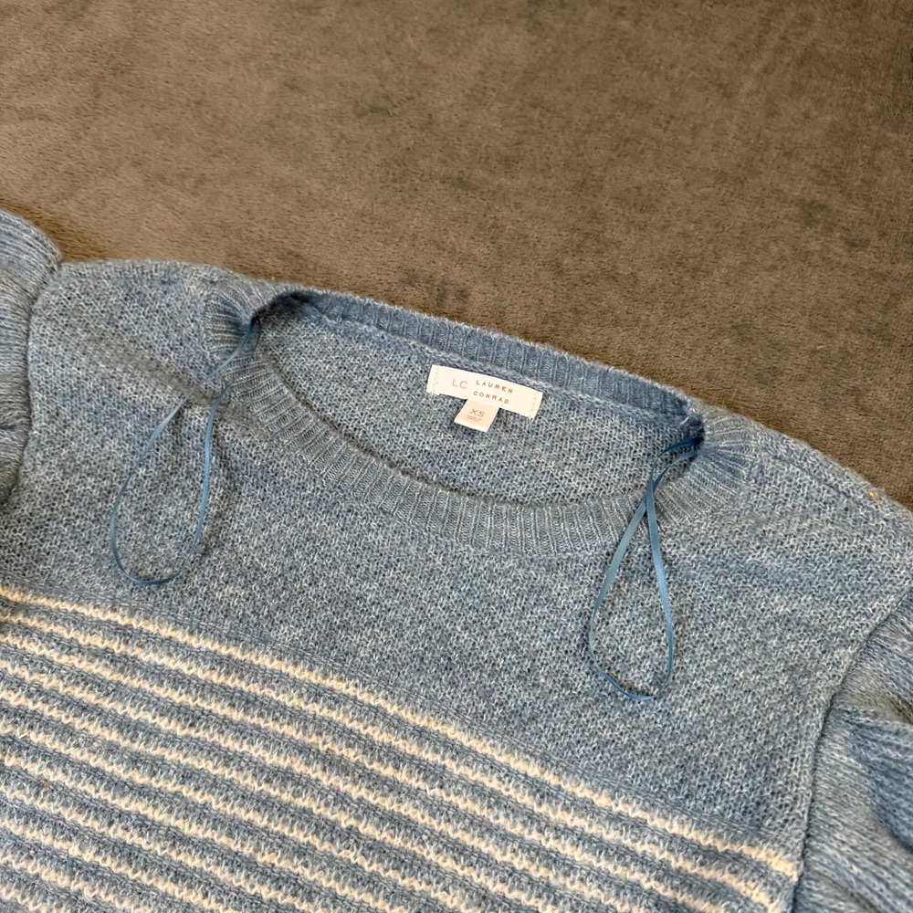 LC Lauren Conrad Ruffle Shoulder Sweater Womens Extra‎ Small Blue Striped Knit